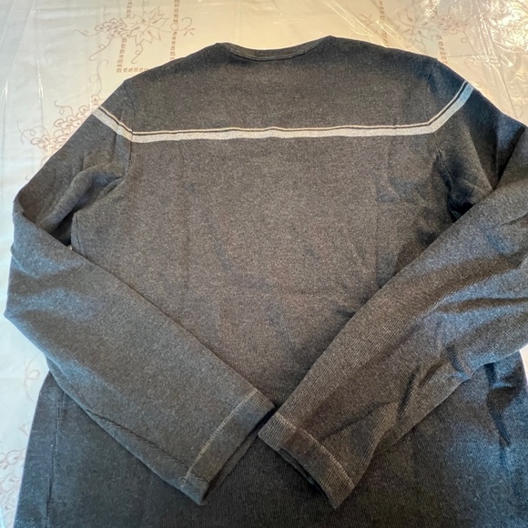 Banana Republic Men's Gray Sweater - Picture 4 of 5